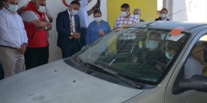 Bitlis Valisi Çağatay, Tatvan'da yol kontrol noktasındaki aşı standını ziyaret etti