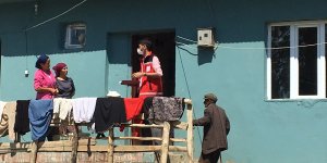 Bingöl'de sosyal destek ekipleri köyleri gezerek, vatandaşlara aşının önemi anlatıyor