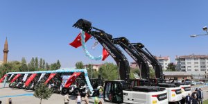 Ağrı İl Özel İdaresi filosuna 12 yeni iş makinası eklendi