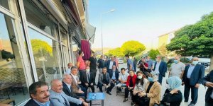 AK Partili heyet Muradiye esnafını ziyaret etti