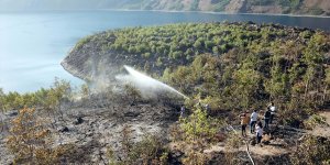 Nemrut Krater Gölü çevresinde çıkan örtü yangını kontrol altına alındı
