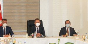 Milli Eğitim Bakanı Özer, Ahlat'ta il müdürleriyle eğitim değerlendirme toplantısı yaptı