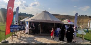 Van Büyükşehir Belediyesi Ahlat'ta yöresel ürünleri sergiledi