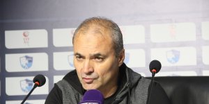 Erkan Sözeri: "Oyuncularımı gönülden kutluyorum, fiziksel eksikliğe rağmen bu savaşı her futbolcu yapamaz"