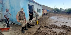 Kars'ta selden etkilenen iki köyde yardım çalışmaları sürüyor