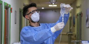 Van'da Kovid-19 hastaları aşıyla ilgili yanlış bilgilere inanmanın pişmanlığını yaşıyor