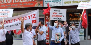 Diyarbakır Anneleri Ağrı’da HDP binası önünde eylem yaptı