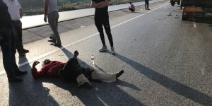 Tekeri fırlayan çapa motoruna tır çarptı: 1 yaralı