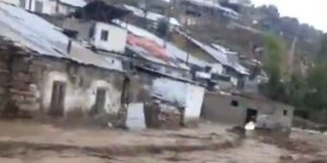 Sarıkamış’ta bir köyü sel bastı