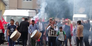 Yenilik Partisi Genel Başkanı Başkanı Yılmaz’a davul-zurna ve meşaleli karşılama
