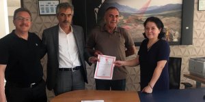 Ağrı Emekliler Derneği tapusunu aldı, hizmetlerini yeni binasında sürdürecek