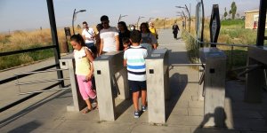 Van Kalesi önüne kurulan turnikeye tepki