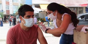 Iğdır'da sağlık çalışanlarının aşı mesaisi aralıksız sürüyor