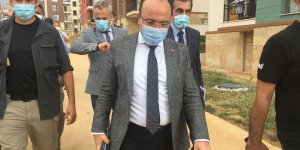 Elazığ Valisi Yırık, deprem sonrası TOKİ konutlarına yerleşen aileleri ziyaret etti: