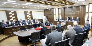 Vali Varol, muhtarlarla bir araya geldi