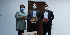 ADİLSEV'den Adilcevaz'daki okullara kitap desteği