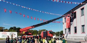 Öğrenciler merak ettiği itfaiyecilerle buluştu