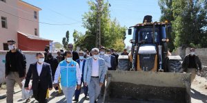 Vali Bilmez, selin etkili olduğu mahalleleri inceledi