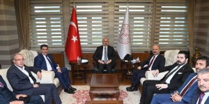 Bakan Karaismailoğlu: "Ağrı genelindeki bölünmüş yol uzunluğunu 17 kilometreden aldık, 24 kat artırarak 386 kilometreye çıkardık"