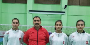Erzincanlı milli sporcular Hırvatistan'da U 15 Uluslararası Badminton turnuvasına katılacak