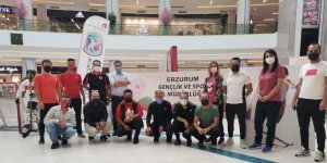 AVM'de buz sporları tanıtıldı