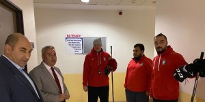 Taşkesenligil’den buz hokeycilere moral ziyareti