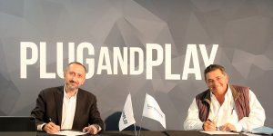 Türk Telekom, Türkiye'nin teknoloji hamlesine iki önemli imza ile destek verdi