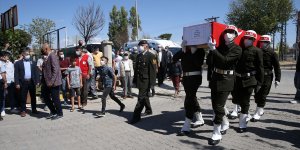Irak'ın kuzeyinde şehit olan Uzman Çavuş Solak, son yolculuğuna uğurlandı