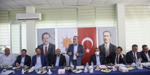 AK Parti'li Kiler ve Taşar, Ahlat'ta köy muhtarıyla buluştu
