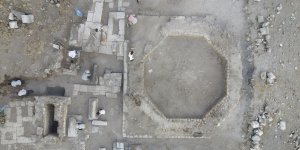 Ani Örenyeri'ndeki kazılarda Selçuklu kümbeti ve mezarlığı bulundu