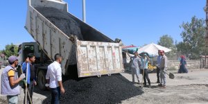 Diyadin'de asfaltlama çalışmaları devam ediyor
