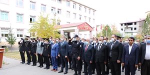 Hizan'da 29 Ekim Cumhuriyet Bayramı çelenk töreni