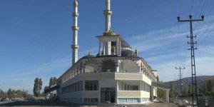 Muş'ta 3 bin 700 kişilik Osmanlı ve Selçuklu mimarisine uygun cami inşa edildi