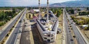 Muş'ta Osmanlı ve Selçuklu mimarisiyle 3 bin 700 kişilik cami inşa edildi