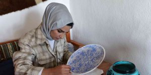 Ahlat çini ve seramikleri bayanların eliyle yeniden hayat buluyor