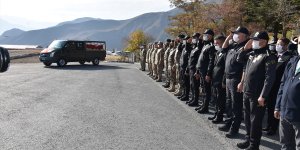 Hakkari'de araç kazasında şehit olan asker için tören düzenlendi