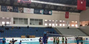 Efeler Ligi: Bingöl Solhan Spor: 2 - Halkbank: 3