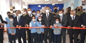 Hakkari'de Dilekli köyü şehitleri adına oluşturulan kütüphane açıldı