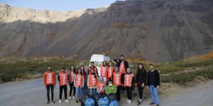 TEMA Bitlis gönüllülerinden Nemrut Kalderasında 'Plogging' etkinliği