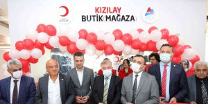 AİÇÜ'de Kızılay giyim mağazası açıldı