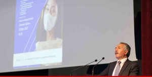 AİÇÜ Rektörü Prof. Dr. Karabulut öğrencilerle bir araya geldi