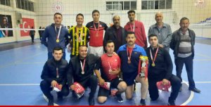 Eleşkirt'te kurumlar arası voleybol turnuvası şampiyonu İlçe Jandarma takımı oldu