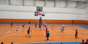 Adilcevaz Türşad Voleybol Takımı evinde Kayseri ekibini yendi
