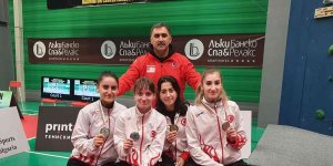 Erzincanlı sporcular Badminton Milli takımının gururu oldu