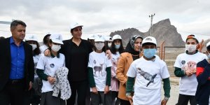 Doğubayazıt'ta "hayvanları koruyorum" etkinliği