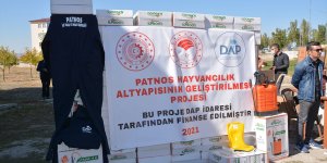 Ağrı'da çiftçilere malzeme dağıtıldı