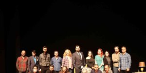 Van Devlet Tiyatrosu perdelerini açtı