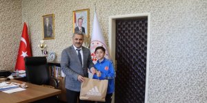 Avrupa ikincisi Özden çıtayı yükseltti