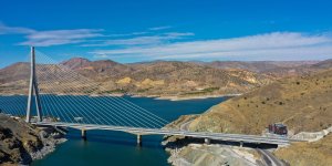 Kömürhan Köprüsü'nün inşaat atıkları sanat eserine dönüştü