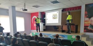 Adilcevaz'da servis şoförlerine bilgilendirme semineri